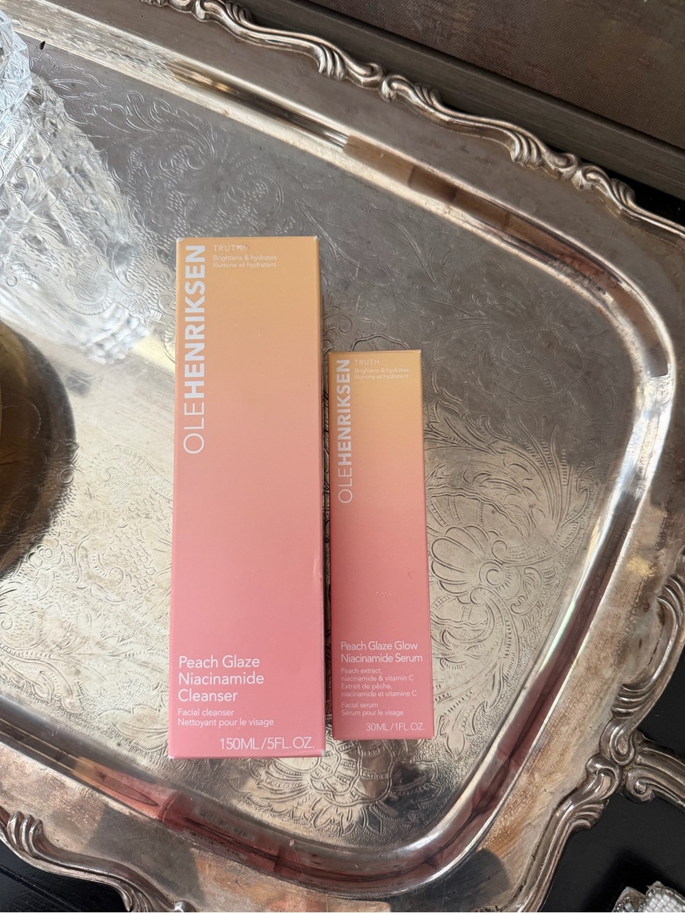 OLEHENRIKSEN Peach Glaze Skincare Bundle NIB Serum + Cleanser